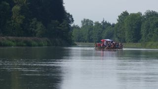 Link to Video | Isar, fun, summer, Rafts on river Isar, event, community, leisure, raft, water, river, beer, nature, society, human social group, Boat lanes, Bavaria