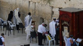 Link to Video | historic site, Jerusalem, Western Wall, color, 4K resolution, 2016, Jew, orthodoxy, religious servant, holy place, Near East, Israel, Orthodox Judaism, religion, Judaism