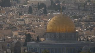 Link zum Video | historische Stätte, Tourismusziel, Jerusalem, Felsendom, Islamische Kunst, Tempelberg, Farbe, Wahrzeichen, 4K, 2016, Heiligtum, Gebäude, Islam, Byzantinische Architektur, Naher Osten, Sehenswürdigkeit, Israel