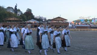 Link to Video | Oktoberfest, October, Volksfest, show, Munich, Full High Definition, Germany, Tracht, 2010s, 2010, color, Artiodactyla, attraction, traditional costume, performance, folklore, tourist attraction, Theresienwiese, horse, Bayerisches Zentral-Landwirtschaftsfest, Bavaria