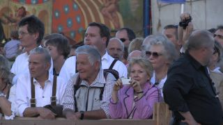 Link to Video | Oktoberfest, October, Volksfest, show, Munich, Full High Definition, Germany, Tracht, 2010s, 2010, color, Artiodactyla, attraction, traditional costume, performance, folklore, tourist attraction, Theresienwiese, horse, Bayerisches Zentral-Landwirtschaftsfest, Bavaria
