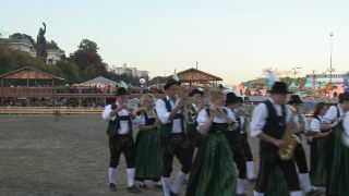 Link to Video | Oktoberfest, October, Volksfest, show, Munich, Full High Definition, Germany, Tracht, 2010s, 2010, color, Artiodactyla, attraction, traditional costume, performance, folklore, tourist attraction, Theresienwiese, horse, Bayerisches Zentral-Landwirtschaftsfest, Bavaria