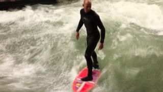 Link to Video | surfer, agility, surfing, Munich, 2013, balance, Eisbach, athletics, tourist attraction