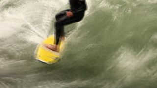 Link to Video | surfer, agility, surfing, Munich, 2013, balance, Eisbach, athletics, tourist attraction
