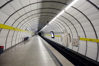 Link to Photo | photography, pandemic, Perspektiven, Munich, Germany, perspective, perspective, curfew, silence, emptiness, metro station