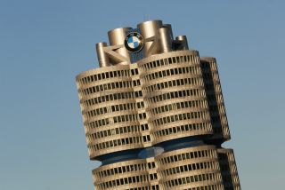 Link to Photo | office building, photography, Munich, sunrise, V4, landmark, BMW, building, Moderne architecture, BMW Headquarters, tourist attraction, corporate headquarters, Bavaria