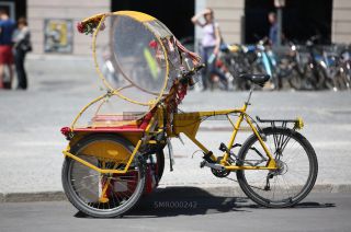 Link to Photo | photography, photograph, color photography, Munich, Germany, global city, digital color photograph, Bavaria