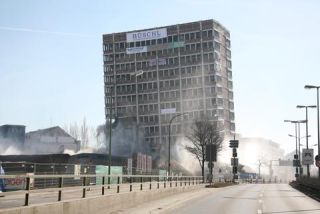 Link to Photo | photography, building implosion, Munich, high-rise building, Germany, 17 February 2008, 2008, Agfa-Gevaert