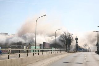 Link to Photo | photography, building implosion, Munich, high-rise building, Germany, 17 February 2008, 2008, Agfa-Gevaert