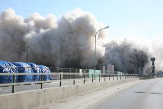 Link to Photo | photography, building implosion, Munich, high-rise building, Germany, 17 February 2008, 2008, Agfa-Gevaert