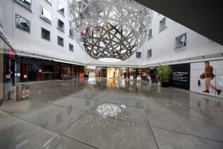 Link to Photo | photography, covered passageway, Fünf Höfe, Munich, Germany, color photograph