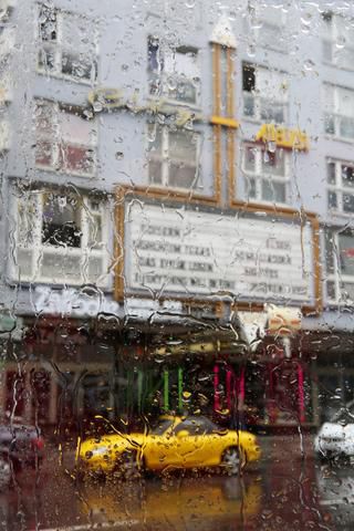 Link to Photo | fine-art photography, Munich, digital photography, drop, color, Photoart, wet season, art, central business district, rain, Rainy Day