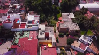 Link to Video | residential building, neighborhood, Mexico City, San Lucas, color, 4K resolution, 2018, high-angle shot, aerial shot, North America, city, day, roof, Mexico
