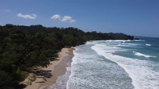 Link zum Video | Landschaft, Red Frog Beach Island Resort, Tourismusziel, Meer, Provinz Bocas del Toro, Farbe, 2020, flüssiges Wasser, Isla Bastimentos, Urlaubsregion, Strand, 2K, Luftaufnahme, Karibik, Urlaub, Panama