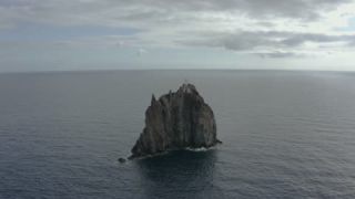 Link to Video | sea, color, 4K resolution, Italy, Tyrrhenian Sea, Europe, aerial shot, Mediterranean Basin, mediterranean sea