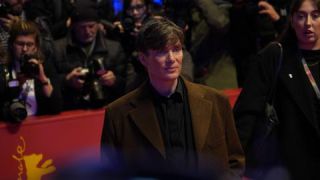 Link to Photo | Oppenheimer, February, annual event, photograph, Berlin International Film Festival, Robert Oppenheimer, film industry, event, Germany, Cillian Murphy, celebrity, color, film festival, February 15, red carpet, opening ceremony, actor, 2024, Berlin, evening, very important person