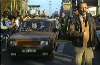 Link to Photo | November, historical event, German Democratic Republic, screenshot, color, 1989, standard-definition television, November 10, DV, daytime, East Berlin, Berlin, fall of the Berlin Wall