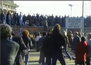 Link to Photo | November, historical event, German Democratic Republic, screenshot, color, 1989, standard-definition television, November 10, DV, daytime, East Berlin, Berlin, fall of the Berlin Wall