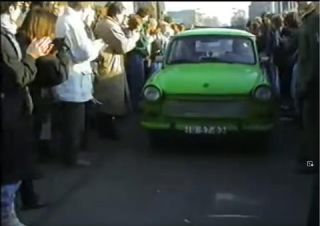 Link to Photo | November, historical event, German Democratic Republic, screenshot, color, 1989, standard-definition television, November 10, DV, daytime, East Berlin, Berlin, fall of the Berlin Wall