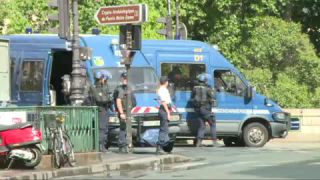 Link to Video | February 16, profession, police, police officer, police officer, Agence France-Presse