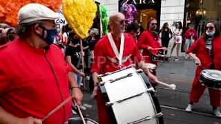 Link to Video | lesbian, demonstration, transsexualism, February 21, protest, Agence France-Presse, gender non-conformity, bisexuality, LGBT social movements, LGBT community, pride parade, gay, homosexuality, lesbianism, rally
