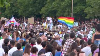 Link to Video | lesbian, demonstration, transsexualism, February 21, protest, Agence France-Presse, gender non-conformity, bisexuality, LGBT social movements, LGBT community, pride parade, gay, homosexuality, lesbianism, rally