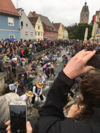 Link to Photo | annual event, photograph, Fischertag, Memmingen, Allgäu, Germany, amateur photography, spectacle, liquid water, Europe, tradition, Bavaria