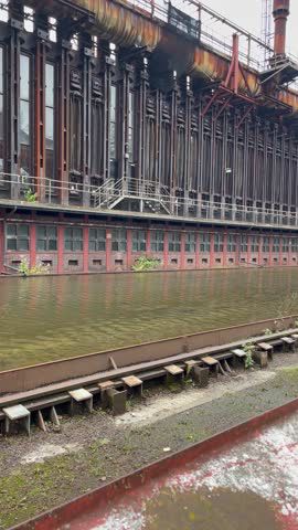 Link to Video | Butterbrot, Zollverein Coal Mine Industrial Complex, September, Ruhr, Handyvideo, Germany, Essen, color, water, liquid water, mining, amateur film, Coal Mine, 2024, tourist attraction, day, mining region, UNESCO World Heritage Site