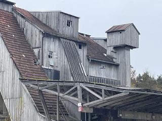 Link to Photo | October, photograph, autumn, Munich, Germany, modern ruins, amateur photography, color, Europe, 2024, gravel pit, day, Mächler, degradation, Bavaria