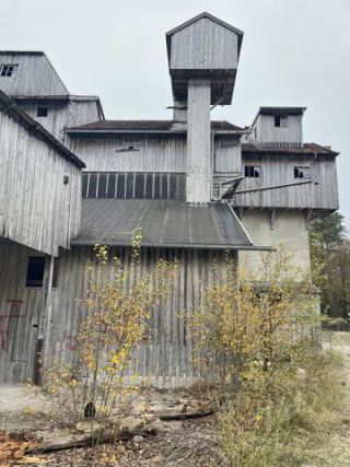 Link to Photo | October, photograph, autumn, Munich, Germany, modern ruins, amateur photography, color, Europe, 2024, gravel pit, day, Mächler, degradation, Bavaria