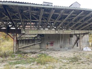 Link to Photo | October, photograph, autumn, Munich, Germany, modern ruins, amateur photography, color, Europe, 2024, gravel pit, day, Mächler, degradation, Bavaria