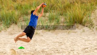 Link to Photo | 2016, Catch, football codes, vault, boy, ball, fun, joie de vivre, sand, sport, recreational sport