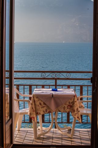 Link zum Foto | Tourismusziel, Farbe, Italien, Oberitalien, Gardasee