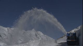 Link to Video | Hochalpenstrasse, blue, Alps, winter, snow blower, Full High Definition, 2008, color, white, technique, Central Europe, snow removal, Fuscher Törl, Austria, Europe, service, snow