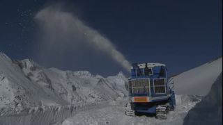 Link to Video | Hochalpenstrasse, blue, Alps, winter, snow blower, Full High Definition, 2008, color, white, technique, Central Europe, snow removal, Fuscher Törl, Austria, Europe, service, snow