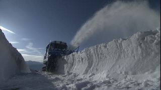 Link to Video | Hochalpenstrasse, blue, Alps, winter, snow blower, Full High Definition, 2008, color, white, technique, Central Europe, snow removal, Fuscher Törl, Austria, Europe, service, snow