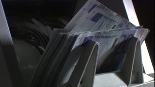 Link to Video | machine, managerial finance, money, 16:9, Full High Definition, 2006, color, bank, counting, close-up, banking, finance, Europe, banknote, euro, currency-counting machine, cash, currency