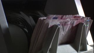 Link to Video | machine, managerial finance, money, 16:9, Full High Definition, 2006, color, bank, counting, close-up, banking, finance, Europe, banknote, euro, currency-counting machine, cash, currency