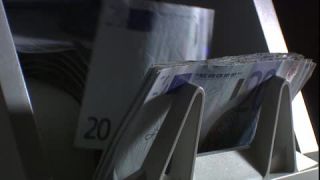 Link to Video | machine, managerial finance, money, 16:9, Full High Definition, 2006, color, bank, counting, close-up, banking, finance, Europe, banknote, euro, currency-counting machine, cash, currency