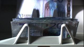 Link to Video | machine, managerial finance, money, 16:9, Full High Definition, 2006, color, bank, counting, close-up, banking, finance, Europe, banknote, euro, currency-counting machine, cash, currency